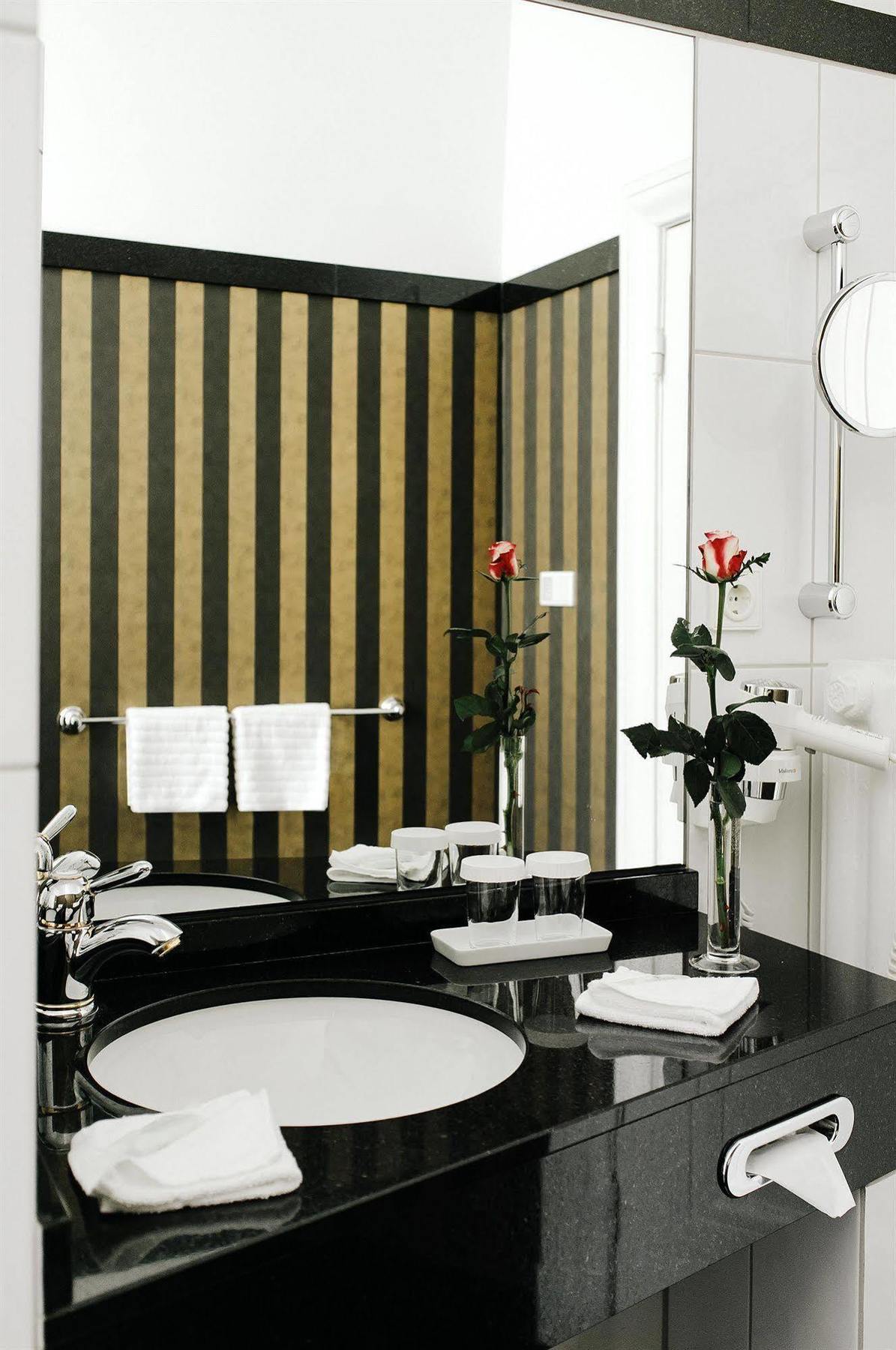 Romantik Hotel Das Smolka Хамбург Екстериор снимка