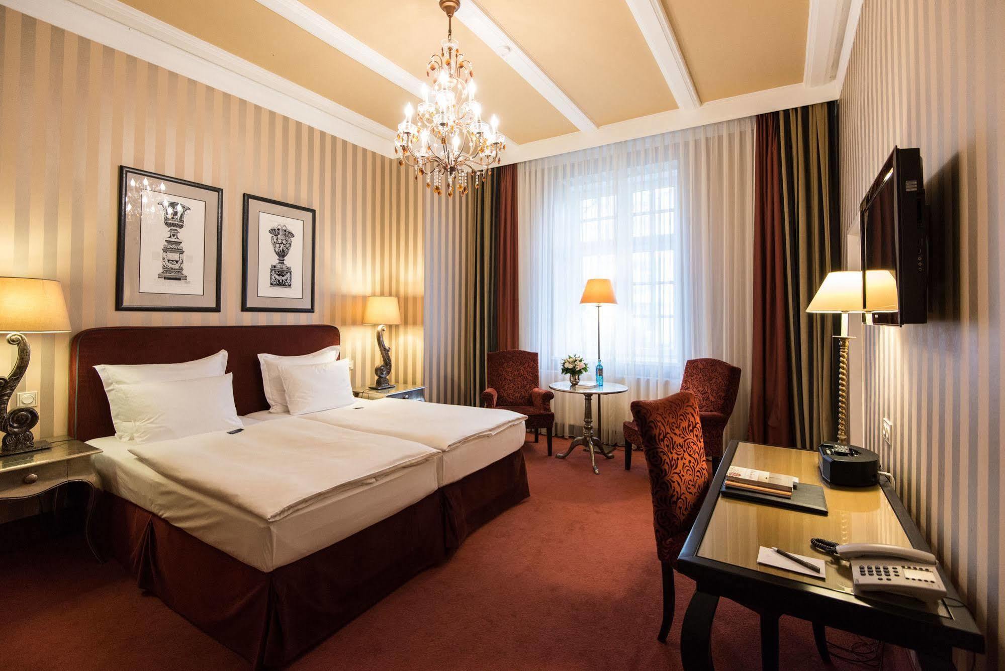 Romantik Hotel Das Smolka Хамбург Екстериор снимка